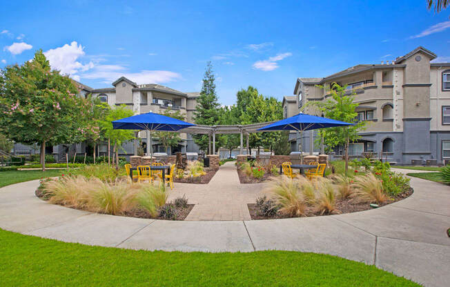 Picnic Tables and BBQ Area  |  Apartments for Rent in Sacramento CA  |  Broadleaf Apartments