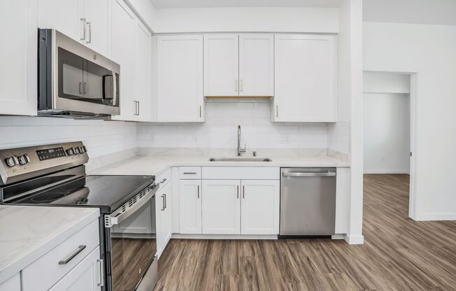 2 beds, 2 baths, 930 sqft, $1,860, Unit 305