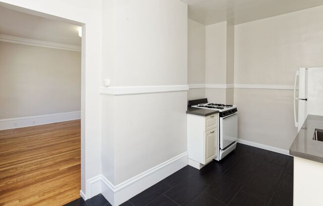 Studio, 1 bath, 500 sqft, $1,595, Unit 211