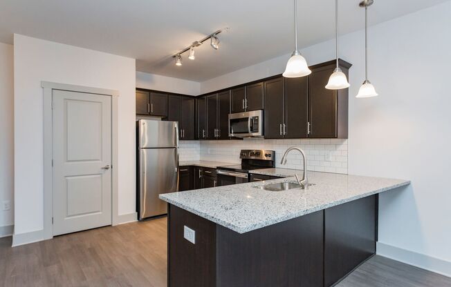 1 bed, 2 baths, 945 sqft, $1,975, Unit Heritage East- Unit 212