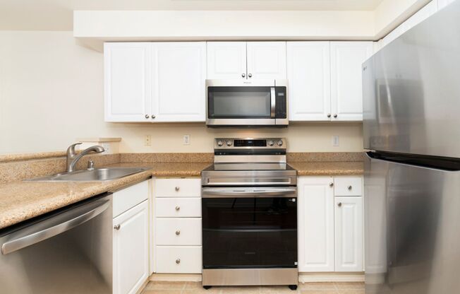 2 beds, 1 bath, 824 sqft, $2,595, Unit #207