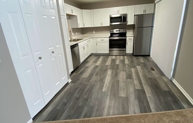 2 beds, 1 bath, 1,000 sqft, $1,595, Unit 1167-9