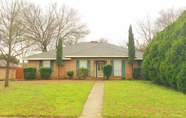 Charming 4 Bedroom 2.5 Bath Home In RISD!
