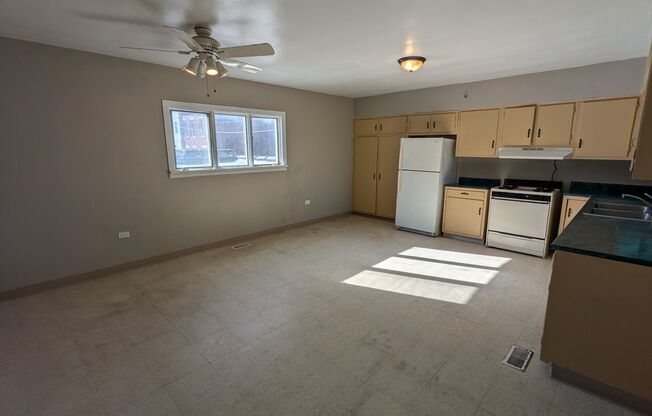 1 bed, 1 bath, 750 sqft, $800, Unit 1