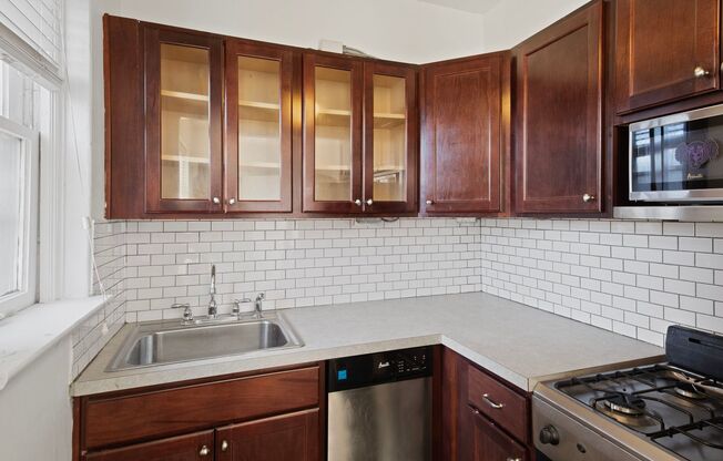 1 bed, 1 bath, 413 sqft, $795, Unit 30