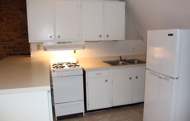 19 E SPRIMNGFIELD ST