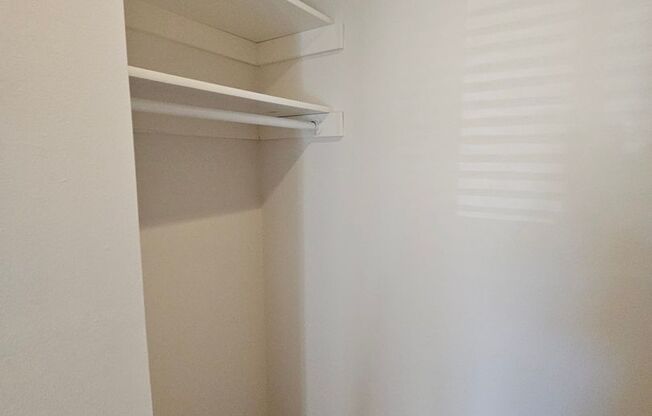 2 beds, 1.5 baths, 950 sqft, $1,425, Unit 17 - 102