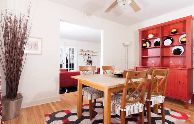 Oak Ridge Apartments Dining Area 2