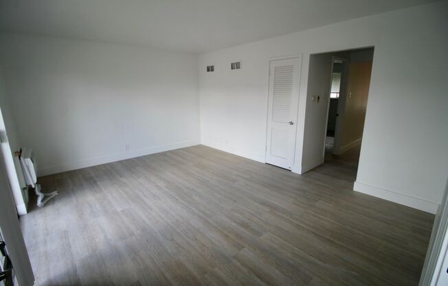 1 bed, 1 bath, 550 sqft, $740, Unit 833 - C