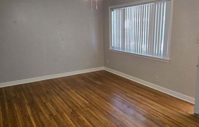 2 beds, 1 bath, $1,400