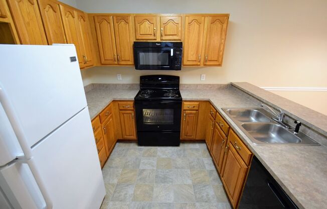 2 beds, 2 baths, $1,100, Unit UNIT 4