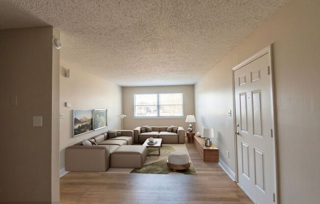 3 beds, 1 bath, 1,100 sqft, $1,100