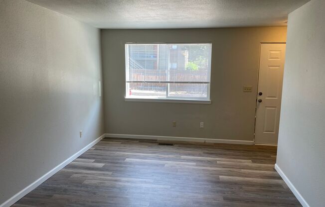 2 beds, 1 bath, $1,295, Unit 2237 S Salmon Lane