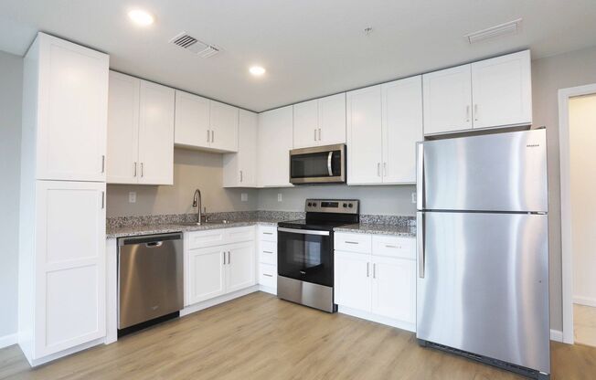 1 bed, 1 bath, 748 sqft, $1,395