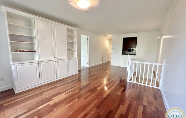 Charming 2 BR | 2.5 BA in Presidio Heights