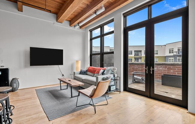 Gorgeous One Bedroom Luxury Condo in Ballpark!