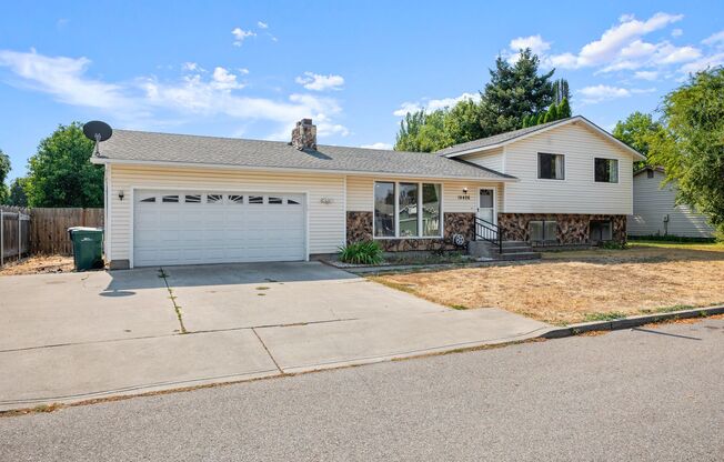 14406 E. 7th Ave. - Large Central Valley Home