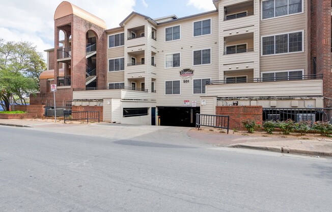 UT PRE-LEASE: Large 3 bed/2 bath Centennial Condos unit. Just steps from UT Campus!