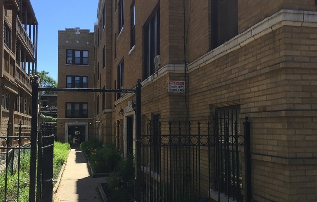 837.5 West Cornelia Ave.