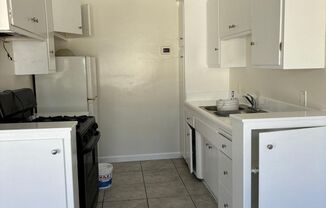 1 bed, 1 bath, 650 sqft, $1,950, Unit 28