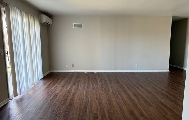 2 beds, 1 bath, 1,000 sqft, $1,195, Unit B24
