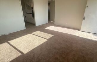 2 beds, 1 bath, $2,100