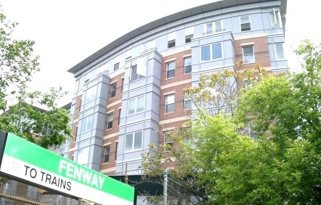 16 MINER ST