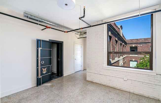 2 beds, 2 baths, $1,959, Unit 875 Michigan Ave Apt. 402