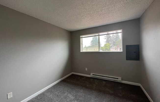 2 beds, 1 bath, 780 sqft, $1,350, Unit 02