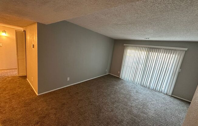 2 beds, 1.5 baths, 900 sqft, $920, Unit 605-202