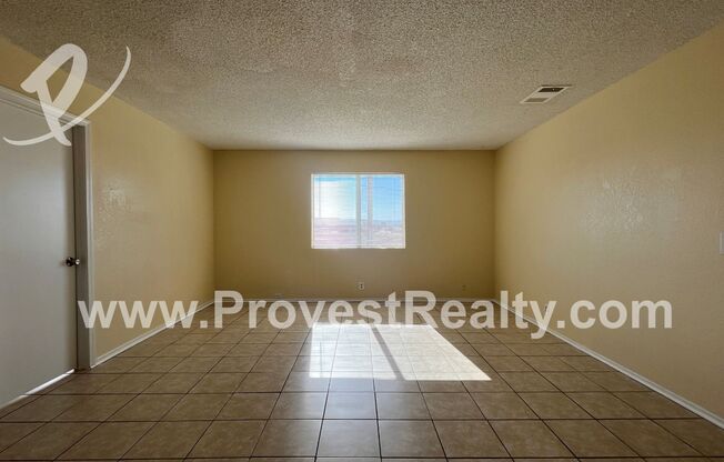 2 beds, 1 bath, $1,300, Unit Unit 10