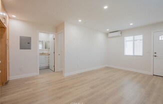 1 bed, 1 bath, 400 sqft, $2,000