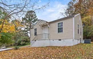Charming 2-Bedroom Home on Quiet Valley View Circle