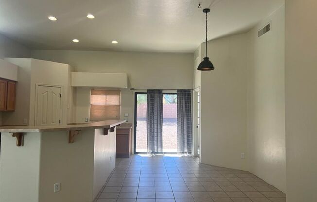 3 beds, 2 baths, $1,650