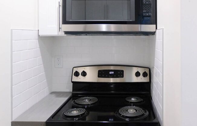 2 beds, 2 baths, 680 sqft, $2,695, Unit MIS_2
