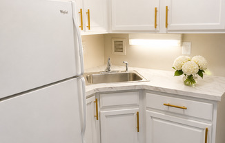2026 Move-In Special – $500 LEASE SIGNING BONUS!! Spacious Top-Floor 2-Bedroom Condo with Balcony in Bladensburg