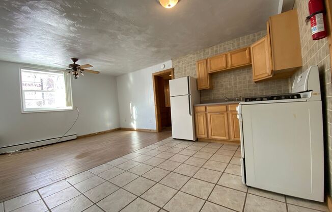 1 bed, 1 bath, $875, Unit UNIT 101