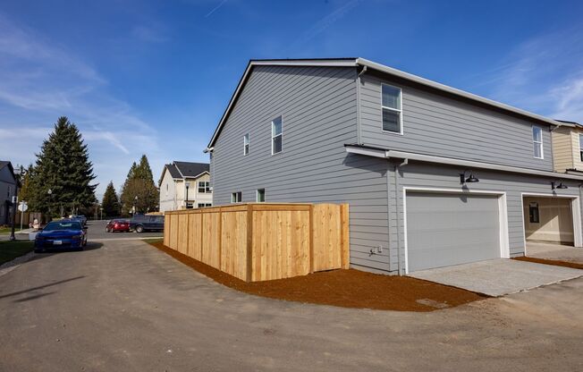 3 beds, 2.5 baths, $2,375