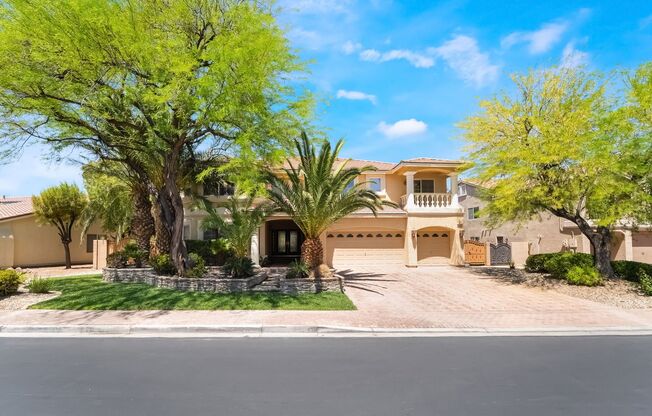 Beautiful Three Story, Five Bedroom Home with Lagoon Style Pool and Spa