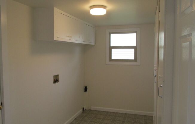 2 beds, 1 bath, $1,995