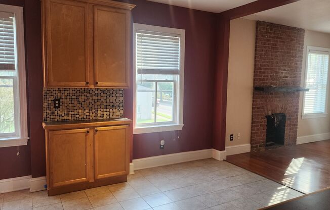 2 beds, 2 baths, $1,600