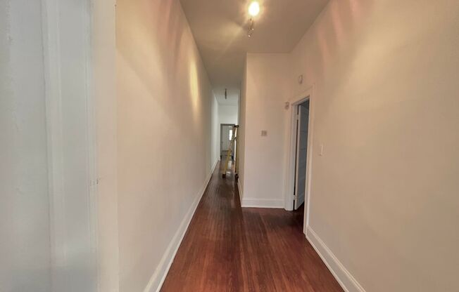 2 beds, 1 bath, 1,000 sqft, $1,840, Unit 3033 N. Calvert St. C1