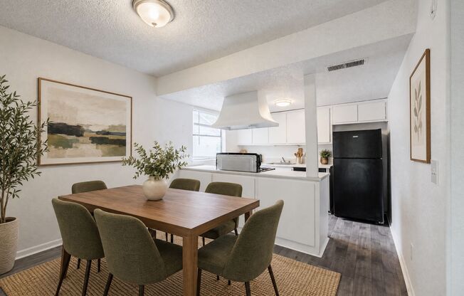2 beds, 2 baths, 1,016 sqft, $1,195, Unit 2-13B