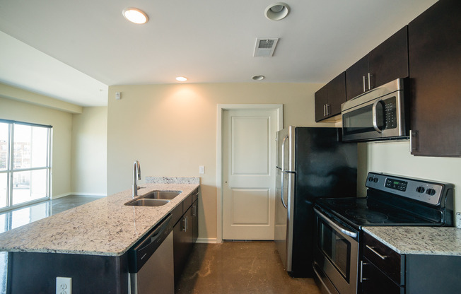 Studio, 1 bath, 412 sqft, $1,195, Unit APT 106