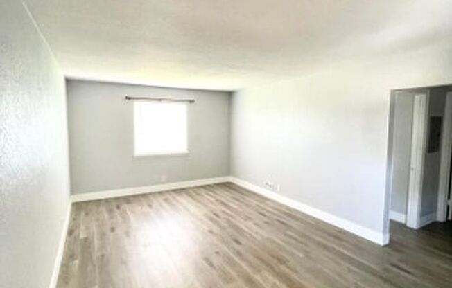 2 beds, 1 bath, $1,175, Unit D