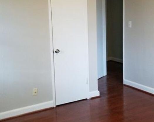 3 beds, 2 baths, $1,200