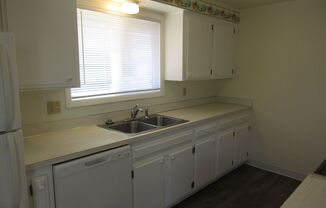 3 beds, 2 baths, $2,295