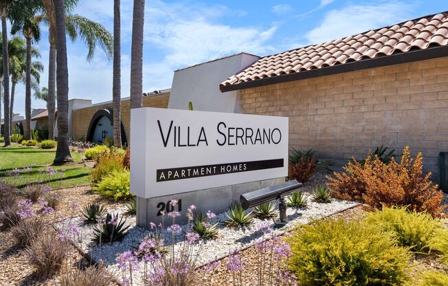 2 beds, 1 bath, 890 sqft, $2,800