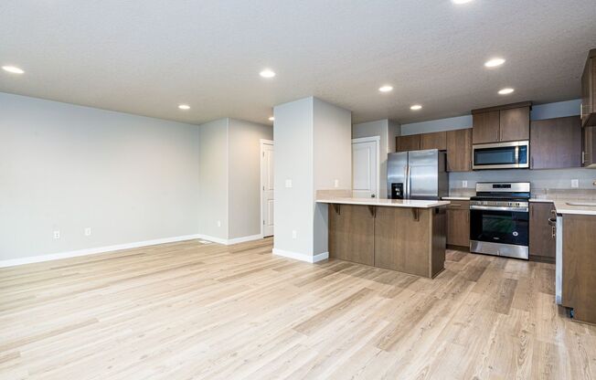 3 beds, 2.5 baths, 1,650 sqft, $2,490, Unit E-119