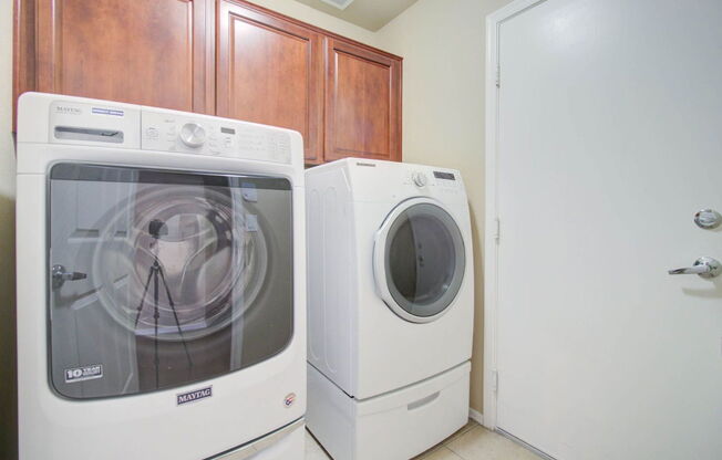 3 beds, 2 baths, 1,248 sqft, $2,400, Unit 1223